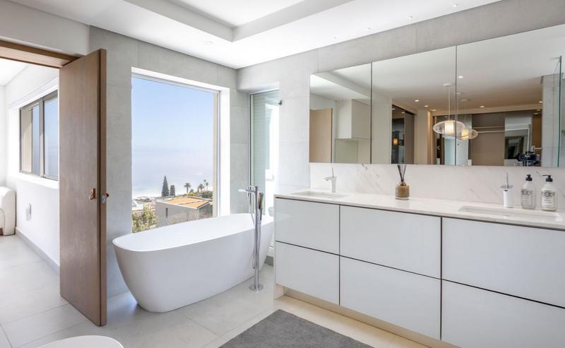 4 Bedroom Property for Sale in Llandudno Western Cape